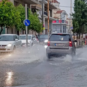 Έκτακτο δελτίο επιδείνωσης: Ισχυρές βροχές και καταιγίδες στην κεντρική και νότια Ελλάδα